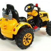 Elektrický traktor Kingdom s mohutnými kolesami a konštrukciou